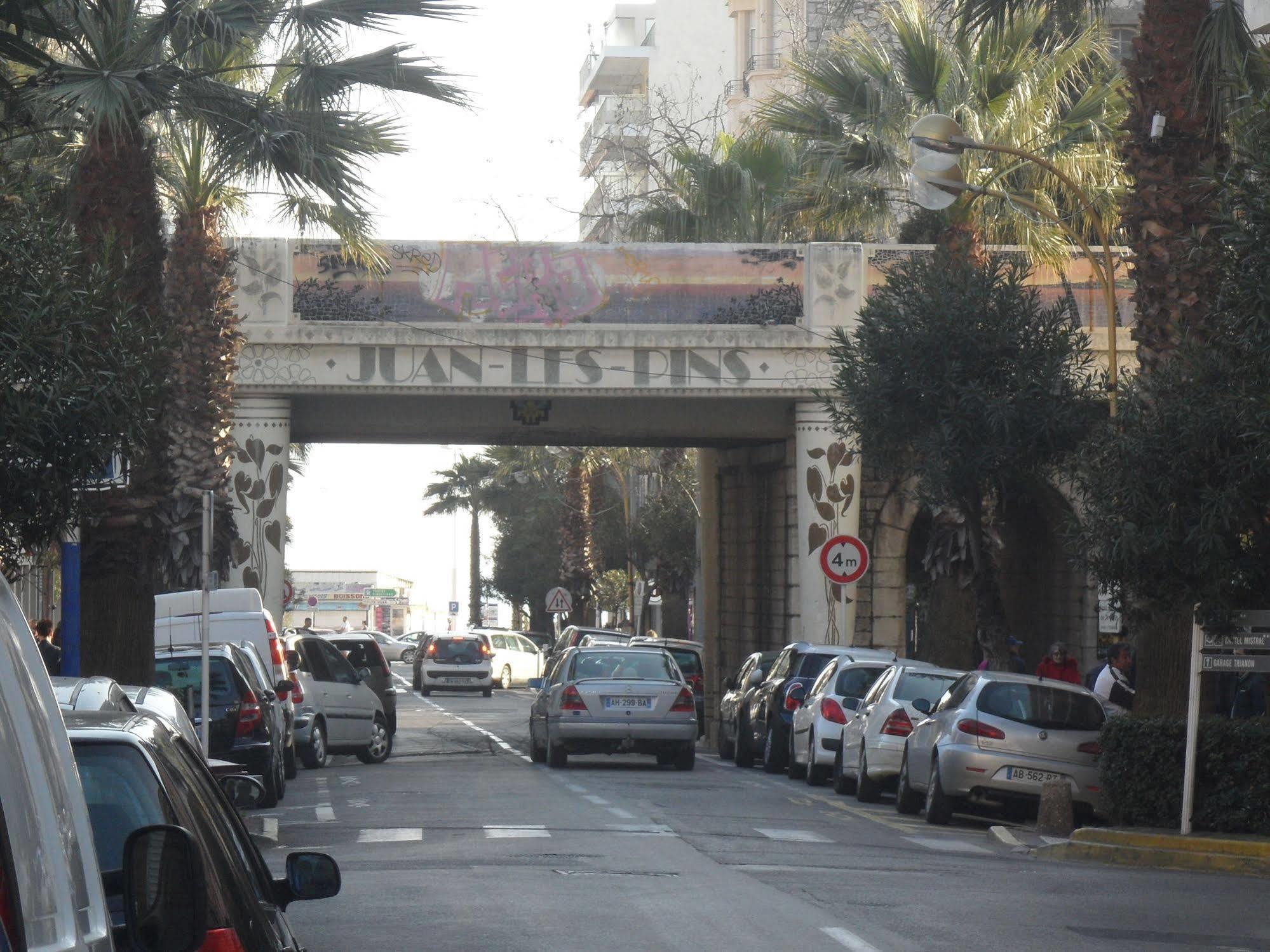Hotel Au Tropico Ζουάν λε Πιν Εξωτερικό φωτογραφία