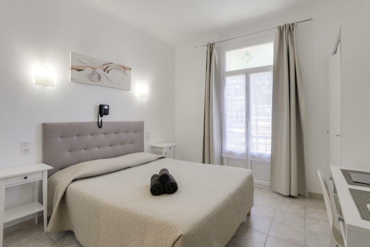 Hotel Au Tropico Ζουάν λε Πιν Εξωτερικό φωτογραφία